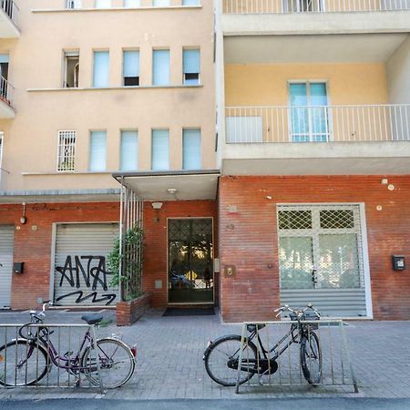 Sant'Orsola Colorful Huge Apartment Bologna Bagian luar foto