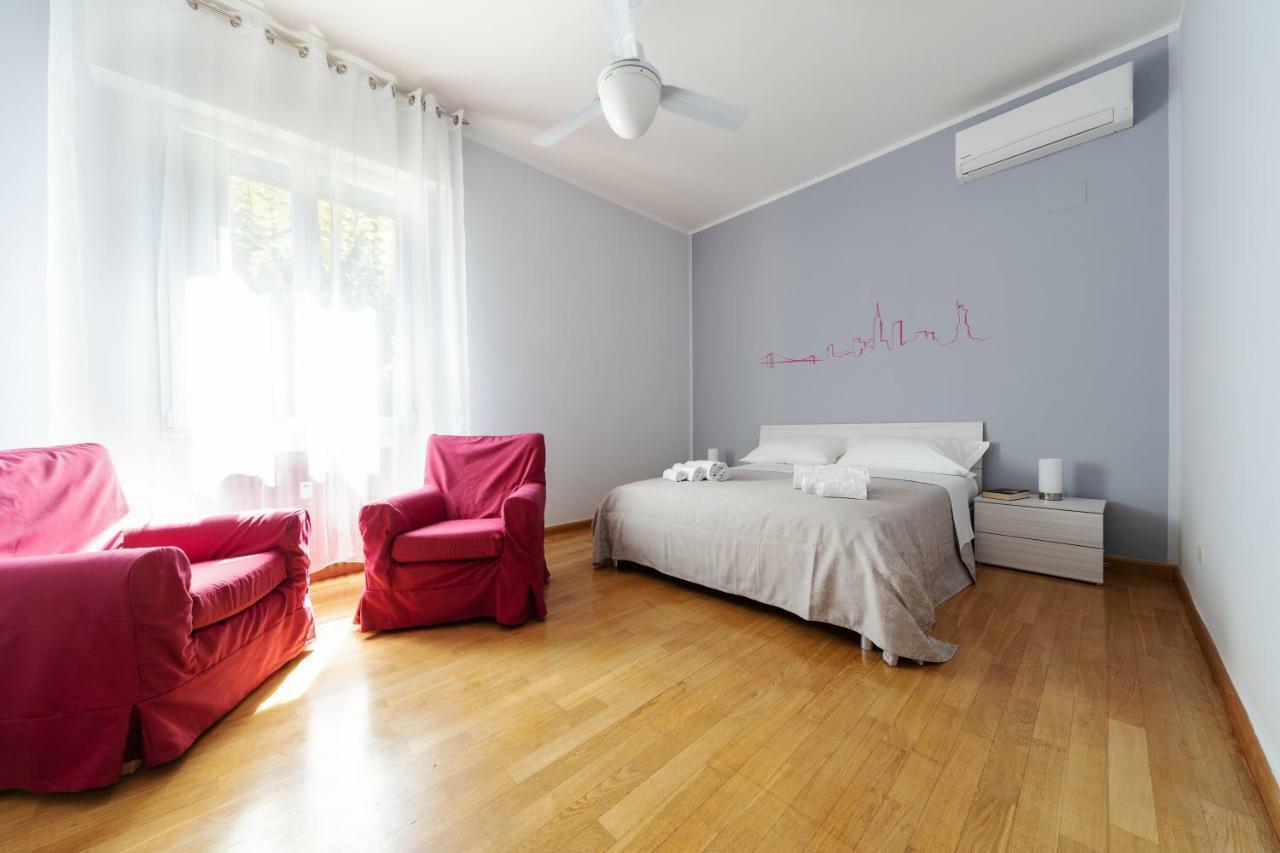 Sant'Orsola Colorful Huge Apartment Bologna Bagian luar foto