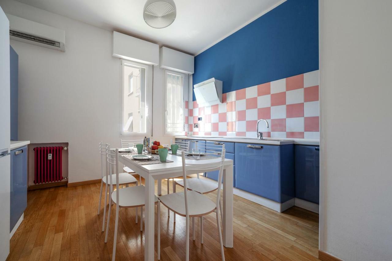 Sant'Orsola Colorful Huge Apartment Bologna Bagian luar foto