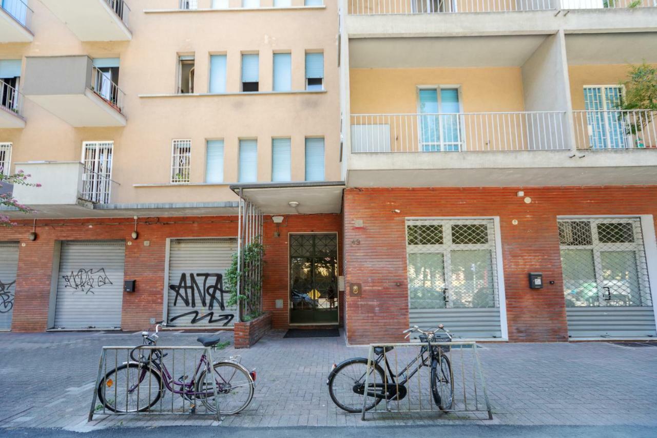 Sant'Orsola Colorful Huge Apartment Bologna Bagian luar foto